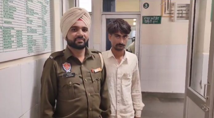 ਬਸ ਆਹੀ ਕੁਝ ਦੇਖਣਾ ਬਾਕੀ ਸੀ : ਅਬੋਹਰ ‘ਚ ਦੋਹਤੀ ਨੂੰ ਲੈ ਕੇ ਨਾਨਾ ਫਰਾਰ, ਪੁਲਿਸ ਨੇ ਦੋਵਾਂ ਨੂੰ ਰਾਜਸਥਾਨ ਤੋਂ ਫੜਿਆ…ਦੇਖੋ ਪੂਰੀ ਵੀਡੀਓ