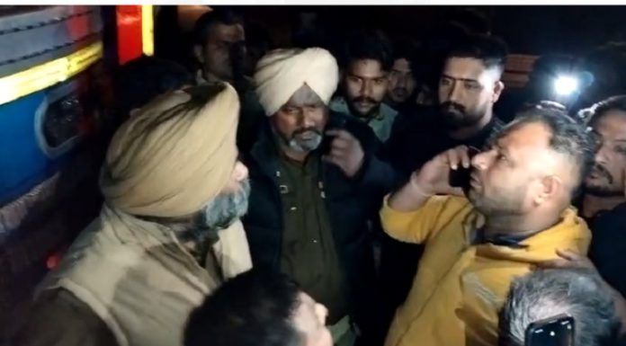 ਜਲੰਧਰ : ਪਠਾਨਕੋਟ ਚੌਕ ‘ਤੇ ਫੜਿਆ ਗਊ ਮਾਸ ਨਾਲ ਭਰਿਆ ਟਰੱਕ