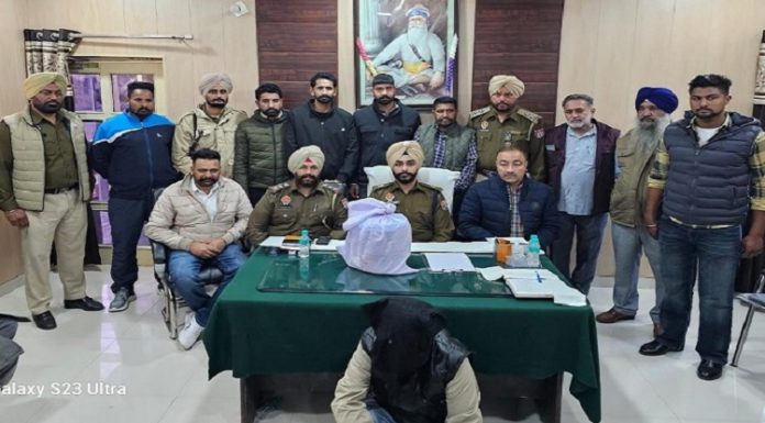 ਲੁਧਿਆਣੇ ਦਾ ਮੁੰਡਾ ਤਰਨਤਾਰਨ ‘ਚ ਗ੍ਰਿਫਤਾਰ, ਕਾਰ ‘ਚੋਂ ਨਿਕਲੇ 25 ਕਰੋੜ ਦੀ ਹੈਰੋਇਨ ਦੇ 9 ਪੈਕੇਟ