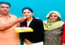ਕਿਸਾਨ ਪਰਿਵਾਰ ਦੀ ਧੀ ਬਣੀ ਜੱਜ : ਹਿਮਾਨੀ ਦੇਸਵਾਲ ਨੇ HPJSC ਪ੍ਰੀਖਿਆ ‘ਚ ਛੇਵਾਂ ਰੈਂਕ ਕੀਤਾ ਹਾਸਲ, ਪਰਿਵਾਰ ਨੂੰ ਵਧਾਈ ਦੇਣ ਵਾਲਿਆਂ ਦਾ ਲੱਗਾ ਤਾਂਤਾ
