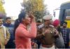 ਜਲੰਧਰ : ਪੈਸੇ ਮੰਗਣ ਬੱਸ ‘ਚ ਚੜ੍ਹੇ ਕਿੰਨਰ ਨੂੰ ਸਵਾਰੀ ਨੇ ਕੁੱਟਿਆ, ਬੱਸ ਸਟੈਂਡ ‘ਤੇ ਹੋਇਆ ਭਾਰੀ ਹੰਗਾਮਾ
