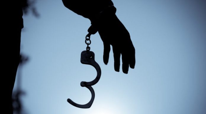 ਹੁਸ਼ਿਆਰਪੁਰ : ਪਿਤਾ ਦੀ ਅੰਤਿਮ ਅਰਦਾਸ ’ਚ ਸ਼ਾਮਲ ਹੋਣ ਆਇਆ ਕੈਦੀ ਫ਼ਰਾਰ, ਪਤਨੀ ਦੇ ਕ.ਤਲ ਦੀ ਕੱਟ ਰਿਹਾ ਸੀ ਸਜ਼ਾ