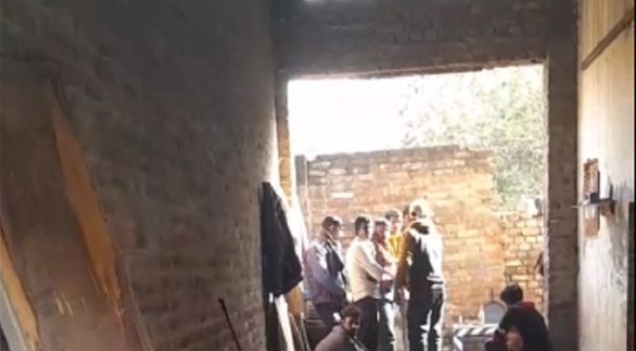 ਜਲੰਧਰ : ਦਸਵੀਂ ‘ਚ ਪੜ੍ਹਦੀ ਕੁੜੀ ਨੂੰ ਜ਼ਿੰਦਾ ਸਾੜਿਆ, ਘਰ ਦੇ ਨੇੜਲੇ ਪਲਾਟ ‘ਚੋਂ ਮਿਲੀ ਲਾਸ਼