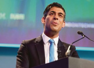 UK ਨੇ ਬਦਲੇ ਵੀਜ਼ਾ ਨਿਯਮ, ਸੁਨਕ ਸਰਕਾਰ ਨੇ ਲਾਈਆਂ ਵੱਡੀਆਂ ਪਾਬੰਦੀਆਂ, ਭਾਰਤੀਆਂ ‘ਤੇ ਹੋਵੇਗਾ ਅਸਰ