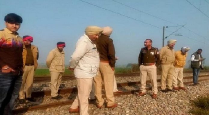 ਰੇਲਵੇ ਟਰੈਕ ਤੋਂ ਲਾ.ਸ਼ ਮਿਲਣ ਦਾ ਮਾਮਲਾ : ਧੋਗੜੀ ਪਿੰਡ ਦੇ ਹੀ ਦੋ ਸਕੇ ਭਰਾਵਾਂ ਨੇ ਨ.ਸ਼ੇ ਦਾ ਇੰਜੈਕਸ਼ਨ ਲਾ ਕੇ ਦੀਪੂ ਨੂੰ ਉਤਾਰਿਆ ਸੀ ਮੌ.ਤ ਦੇ ਘਾਟ