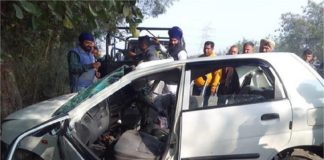 ਹੁਸ਼ਿਆਰਪੁਰ : ਵਿਆਹ ਸਮਾਗਮ ‘ਚ ਜਾ ਰਹੇ ਪਰਿਵਾਰ ਦੀ ਕਾਰ ਨੂੰ ਟਰੱਕ ਨੇ ਮਾਰੀ ਟੱਕਰ, ਕਾਰ ਦੇ ਪਰਖੱਚੇ ਉਡੇ