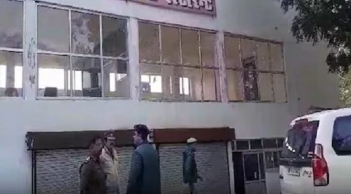 ਹੋਟਲ ‘ਚੋਂ ਫੜੇ ਗਏ ਸਕੂਲੀ ਕੁੜੀਆਂ-ਮੁੰਡੇ, ਛਾਪੇਮਾਰੀ ਨਾਲ ਪ੍ਰੇਮੀ ਜੋੜਿਆਂ ‘ਚ ਦਹਿਸ਼ਤ