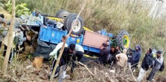 ਸ੍ਰੀ ਫਤਿਹਗੜ੍ਹ ਸਾਹਿਬ ਮੱਥਾ ਟੇਕਣ ਜਾ ਰਹੀ ਸੰਗਤ ਨਾਲ ਹਾਦਸਾ, ਇਕ ਵਾਹਨ ਨੂੰ ਓਵਰਟੇਕ ਕਰਦਿਆਂ ਪਲਟੀ ਟਰੈਕਟਰ-ਟਰਾਲੀ