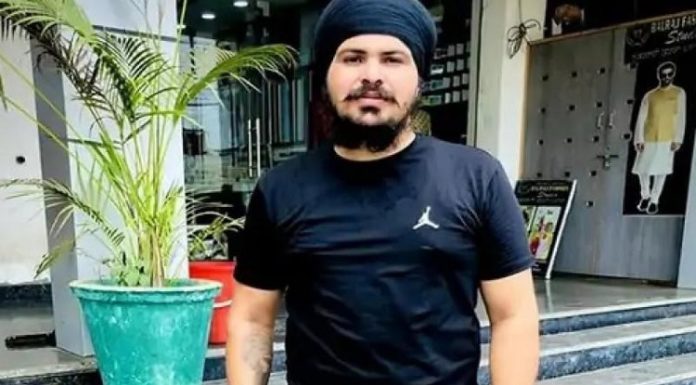 ਚੰਡੀਗੜ੍ਹ : ਹਸਪਤਾਲ ਦੀ ਤੀਜ਼ੀ ਮੰਜ਼ਿਲ ਤੋਂ ਛਾਲ ਮਾਰ ਕੇ ਕੈਦੀ ਫਰਾਰ, ਦੇਖਦੀ ਰਹਿ ਗਈ ਪੁਲਿਸ