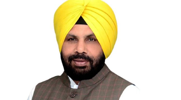 ਪੰਜਾਬ ਸਰਕਾਰ ਦਾ ਵੱਡਾ ਐਲਾਨ : ਕਰੰਟ ਨਾਲ ਬਿਜਲੀ ਕਰਮਚਾਰੀ ਦੀ ਮੌਤ ਹੋਣ ‘ਤੇ ਸਰਕਾਰ ਦੇਵੇਗੀ 10 ਲੱਖ ਰੁਪਏ