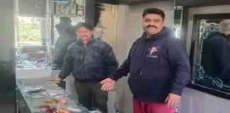 ਹੁਸ਼ਿਆਰਪੁਰ : ਜਿਊਲਰੀ ਸ਼ਾਪ ਦੀ ਕੰਧ ਤੋੜ ਕੇ 9 ਲੱਖ ਦੇ ਗਹਿਣੇ ਲੈ ਗਏ ਚੋਰ, ਜਾਂਦੇ ਹੋਏ ਇਕ ਹੋਰ ਦੁਕਾਨ ਨੂੰ ਬਣਾਇਆ ਨਿਸ਼ਾਨਾ