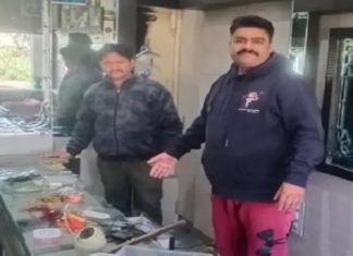 ਹੁਸ਼ਿਆਰਪੁਰ : ਜਿਊਲਰੀ ਸ਼ਾਪ ਦੀ ਕੰਧ ਤੋੜ ਕੇ 9 ਲੱਖ ਦੇ ਗਹਿਣੇ ਲੈ ਗਏ ਚੋਰ, ਜਾਂਦੇ ਹੋਏ ਇਕ ਹੋਰ ਦੁਕਾਨ ਨੂੰ ਬਣਾਇਆ ਨਿਸ਼ਾਨਾ