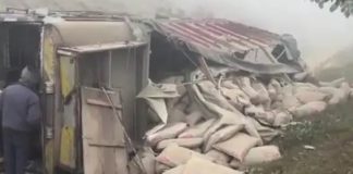 ਧੁੰਦ ਦਾ ਕਹਿਰ : ਕਪੂਰਥਲਾ ‘ਚ ਨੈਸ਼ਨਲ ਹਾਈਵੇ ‘ਤੇ ਟਕਰਾਈਆਂ 9 ਗੱਡੀਆਂ, 5 ਜਣੇ ਗੰਭੀਰ ਜ਼ਖਮੀ, ਫਲਾਈਓਵਰ ਤੋਂ ਥੱਲੇ ਡਿਗਿਆ ਟਰੱਕ