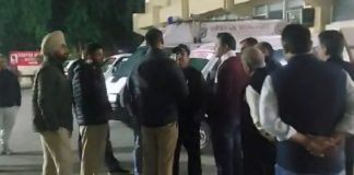 ਕਾਰਪੇਂਟਰ ਦਾ ਕੰਮ ਕਰਨ ਆਏ ਨੌਜਵਾਨਾਂ ਨੇ ਲੁੱਟ ਦੇ ਇਰਾਦੇ ਨਾਲ ਬਜ਼ੁਰਗ ਮਹਿਲਾ ਦੇ ਸਿਰ ‘ਚ ਮਾਰਿਆ ਹਥੌੜਾ, ਰੌਲ਼ਾ ਪੈਣ ‘ਤੇ ਪਿੰਡ ਵਾਲਿਆਂ ਨੇ ਫੜ ਕੇ ਚਾੜ੍ਹਿਆ ਕੁਟਾਪਾ