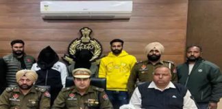 ਹੁਸ਼ਿਆਰਪੁਰ : ਯੂਪੀ ਤੋਂ ਸਸਤੇ ਰੇਟਾਂ ‘ਤੇ ਨਸ਼ੇ ਦੀਆਂ ਗੋਲ਼ੀਆਂ ਲਿਆ ਕੇ ਕਾਲਜ ਵਿਦਿਆਰਥੀਆਂ ਨੂੰ ਵੇਚਦੇ 2 ਨੌਜਵਾਨ ਕਾਬੂ, 12 ਬੋਰ ਦਾ ਪਿਸਤੌਲ ਤੇ ਕਾਰਤੂਸ ਵੀ ਬਰਾਮਦ