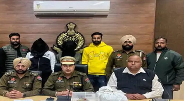 ਹੁਸ਼ਿਆਰਪੁਰ : ਯੂਪੀ ਤੋਂ ਸਸਤੇ ਰੇਟਾਂ ‘ਤੇ ਨਸ਼ੇ ਦੀਆਂ ਗੋਲ਼ੀਆਂ ਲਿਆ ਕੇ ਕਾਲਜ ਵਿਦਿਆਰਥੀਆਂ ਨੂੰ ਵੇਚਦੇ 2 ਨੌਜਵਾਨ ਕਾਬੂ, 12 ਬੋਰ ਦਾ ਪਿਸਤੌਲ ਤੇ ਕਾਰਤੂਸ ਵੀ ਬਰਾਮਦ