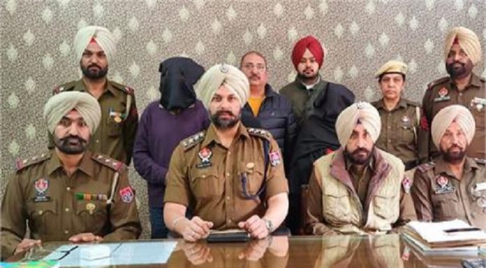 ਪਟਿਆਲਾ : ਆਸ਼ਿਕ ਨਾਲ ਮਿਲ ਕੇ ਪਤਨੀ ਨੇ ਪਤੀ ਨੂੰ ਦਾਤ ਮਾਰ-ਮਾਰ ਉਤਾਰਿਆ ਮੌ.ਤ ਦੇ ਘਾਟ