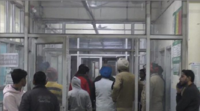 ਲੁਧਿਆਣਾ ਦੇ ਸਿਵਲ ਹਸਪਤਾਲ ‘ਚ ਹੰਗਾਮਾ : ਮੁਲਜ਼ਮ ਦਾ ਮੈਡੀਕਲ ਕਰਵਾਉਣ ਆਇਆ ASI ਵਕੀਲ ਨਾਲ ਖੈਬੜਿਆ, ਗੱਲ ਹੱਥੋਪਾਈ ਤੱਕ ਪੱਜੀ