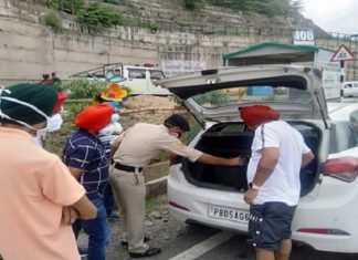 ਹਿਮਾਚਲ ਆਉਣ ਵਾਲੇ ਸੈਲਾਨੀਆਂ ਦੇ ਵਾਹਨਾਂ ‘ਚੋਂ ਮਿਲੇ ਡੰ.ਡੇ, ਪੁਲਿਸ ਹੋਈ ਹੋਰ ਚੌਕਸ