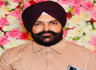 ਅੰਮ੍ਰਿਤਸਰ : ਅਣਪਛਾਤੇ ਵਾਹਨ ਦੀ ਭਿਆਨਕ ਟੱਕਰ ਨਾਲ ਕਾਰ ਨਾਲੇ ‘ਚ ਡਿੱਗੀ, ਹਾਦਸੇ ‘ਚ ਪੰਜਾਬ ਪੁਲਿਸ ਦੇ ਹੈੱਡ ਕਾਂਸਟੇਬਲ ਦੀ ਮੌ.ਤ