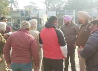 ਗੁਰਦਾਸਪੁਰ : ਕਰੇਟਾ ‘ਤੇ ਆਏ ਅਣਪਛਾਤਿਆਂ ਨੇ ਆਈ-20 ਕਾਰ ਸਵਾਰਾਂ ‘ਤੇ ਚਲਾਈਆਂ ਗੋਲ਼ੀਆਂ, ਦਹਿਸ਼ਤ ਦਾ ਬਣਿਆ ਮਾਹੌਲ