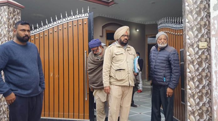 ਜਲੰਧਰ ਕੈਂਟ : NRI ਜੋੜੇ ਨੂੰ ਬੰਧਕ ਬਣਾ ਕੇ ਗਹਿਣੇ ਤੇ ਲੱਖਾਂ ਦਾ ਕੈਸ਼ ਲੁੱਟਿਆ, 7 ਲੁਟੇਰਿਆਂ ਅੰਜਾਮ ਦਿੱਤੀ ਵਾਰਦਾਤ