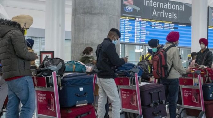 ਕੈਨੇਡਾ ਜਾਣ ਵਾਲੇ ਵਿਦਿਆਰਥੀਆਂ ਨੂੰ ਵੱਡਾ ਝਟਕਾ : ਪੜ੍ਹਾਈ ਹੋਈ ਮਹਿੰਗੀ, ਨਵੇਂ ਸਾਲ ਤੋਂ ਇਹ ਨਿਯਮ ਹੋਣਗੇ ਲਾਗੂ