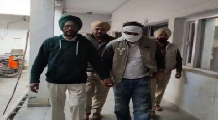 ਬਟਾਲਾ ਪੁਲਿਸ ਨੂੰ ਵੱਡੀ ਕਾਮਯਾਬੀ : 19 ਕੇਸਾਂ ‘ਚ ਲੋੜੀਂਦੇ 3 ਮੁਲਜ਼ਮ ਹ.ਥਿਆ.ਰਾਂ ਸਮੇਤ ਕੀਤੇ ਗ੍ਰਿਫਤਾਰ