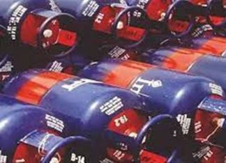 ਦਸੰਬਰ ਦੇ ਪਹਿਲੇ ਦਿਨ ਮਹਿੰਗਾਈ ਦਾ ਝਟਕਾ : ਮੁੜ ਮਹਿੰਗਾ ਹੋਇਆ ਸਿਲੰਡਰ, ਦੇਸ਼ ਭਰ ‘ਚ ਨਵੀਂ ਕੀਮਤ ਹੋਈ ਲਾਗੂ