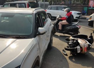 ਅੰਮ੍ਰਿਤਸਰ : ਨਸ਼ੇ ‘ਚ ਧੁੱਤ ਵਿਅਕਤੀ ਨੇ ਨੌਜਵਾਨ ‘ਤੇ ਚੜ੍ਹਾਈ ਕਾਰ, 3 ਖੜ੍ਹੀਆਂ ਐਕਟਿਵਾ ਨੂੰ ਵੀ ਮਾਰੀ ਟੱਕਰ