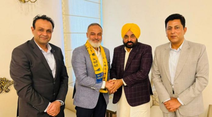 ਵੱਡੀ ਖਬਰ : ਸੀਨੀਅਰ ਅਕਾਲੀ ਆਗੂ ਮੁਹੰਮਦ ਓਵੈਸ ‘ਆਪ’ ‘ਚ ਸ਼ਾਮਲ, ਮਾਨ ਸਰਕਾਰ ਦੀਆਂ ਲੋਕ-ਪੱਖੀ ਨੀਤੀਆਂ ਤੋਂ ਹੋਏ ਪ੍ਰਭਾਵਿਤ