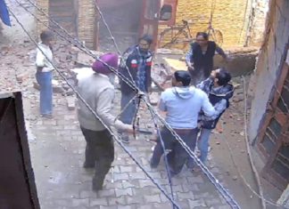 ਪੁਰਾਣੀ ਬਿਲਡਿੰਗ ਨੂੰ ਡੇਗਦੇ ਸਮੇਂ ਹਾਦਸਾ, ਮਹਿਲਾ ਸਣੇ 2 ਬੱਚੇ ਮਲਬੇ ਹੇਠਾਂ ਦੱਬੇ ਗਏ