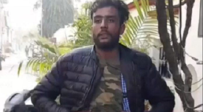 ਜਲੰਧਰ ਮਾਡਲ ਟਾਊਨ ‘ਚ ਨੌਜਵਾਨ ਨੇ ਖੋਹਿਆ ਮਹਿਲਾ ਦਾ ਪਰਸ, ਲੋਕਾਂ ਨੇ ਮੌਕੇ ਤੋਂ ਕਾਬੂ ਕਰਕੇ ਚਾੜ੍ਹਿਆ ਕੁਟਾਪਾ