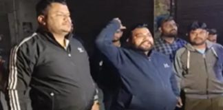 ਜਲੰਧਰ ‘ਚ ਸ਼ਿਵ ਸੈਨਾ ਨੇਤਾਵਾਂ ਦਾ ਹੰਗਾਮਾ : ਬੋਲੇ- ਸ਼ਹਿਰ ‘ਚ MLA ਦਾ ਪਰਿਵਾਰ ਹੀ ਸੁਰੱਖਿਅਤ ਨਹੀਂ, ਤਾਂ ਆਮ ਲੋਕ ਕੀ ਕਰਨਗੇ