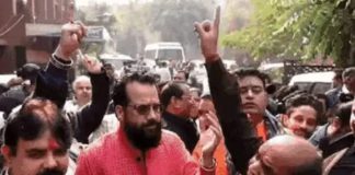 ਲੁਧਿਆਣਾ ‘ਚ ਹਿੰਦੂ ਨੇਤਾਵਾਂ ਨੇ ਘੇਰਿਆ ਥਾਣਾ : ਮਹਾਂਆਰਤੀ ਬੰਦ ਕਰਵਾਉਣ ਵਾਲਿਆਂ ‘ਤੇ ਪਰਚਾ ਦਰਜ ਕਰਨ ਦੀ ਕੀਤੀ ਮੰਗ