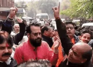 ਲੁਧਿਆਣਾ ‘ਚ ਹਿੰਦੂ ਨੇਤਾਵਾਂ ਨੇ ਘੇਰਿਆ ਥਾਣਾ : ਮਹਾਂਆਰਤੀ ਬੰਦ ਕਰਵਾਉਣ ਵਾਲਿਆਂ ‘ਤੇ ਪਰਚਾ ਦਰਜ ਕਰਨ ਦੀ ਕੀਤੀ ਮੰਗ