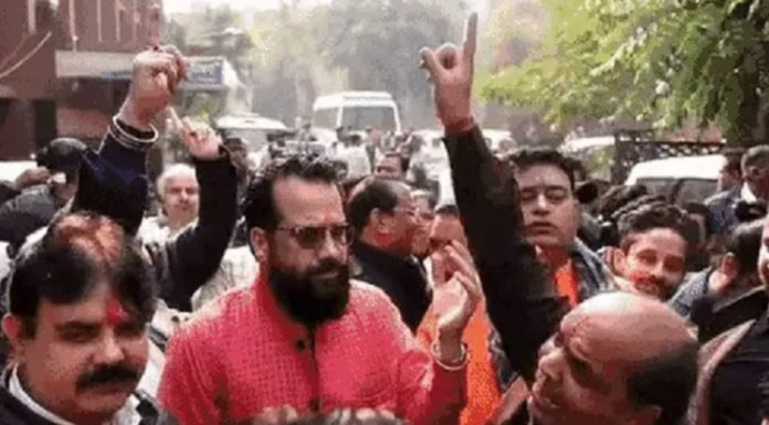 ਲੁਧਿਆਣਾ ‘ਚ ਹਿੰਦੂ ਨੇਤਾਵਾਂ ਨੇ ਘੇਰਿਆ ਥਾਣਾ : ਮਹਾਂਆਰਤੀ ਬੰਦ ਕਰਵਾਉਣ ਵਾਲਿਆਂ ‘ਤੇ ਪਰਚਾ ਦਰਜ ਕਰਨ ਦੀ ਕੀਤੀ ਮੰਗ