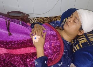 ਫਤਿਹਗੜ੍ਹ ਸਾਹਿਬ : ਮੁੰਡੇ ਦੇ ਵਿਆਹ ਦੀ ਵਧਾਈ ਮੰਗਣ ਨੂੰ ਲੈ ਕੇ ਭਿੜੇ ਕਿੰਨਰ, ਇਕ ਧਿਰ ਨੇ ਪਾੜਿਆ ਦੂਜੀ ਧਿਰ ਦੇ ਕਿੰਨਰ ਦਾ ਸਿਰ