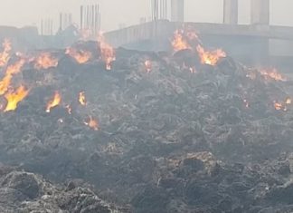 ਕਪੂਰਥਲਾ : ਅੱਗ ਨਾਲ 700 ਏਕੜ ਪਰਾਲੀ ਦਾ ਸਟਾਕ, 2 ਟਰਾਲੀਆਂ ਤੇ ਪਾਣੀ ਵਾਲੀ ਟੈਂਕੀ ਸੜ ਕੇ ਸੁਆਹ