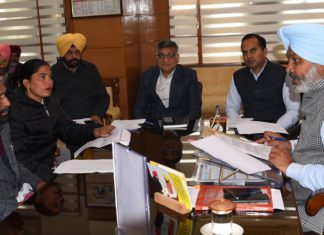 ਵਿੱਤ ਮੰਤਰੀ ਚੀਮਾ ਵੱਲੋਂ ਸਕੂਲ ਸਿੱਖਿਆ ਵਿਭਾਗ ਨੂੰ ਮਿੱਡ-ਡੇ-ਮੀਲ ਕੁੱਕਾਂ ਦੀਆਂ ਤਨਖਾਹਾਂ ਬਾਰੇ ਕਮੇਟੀ ਬਣਾਉਣ ਦੇ ਨਿਰਦੇਸ਼