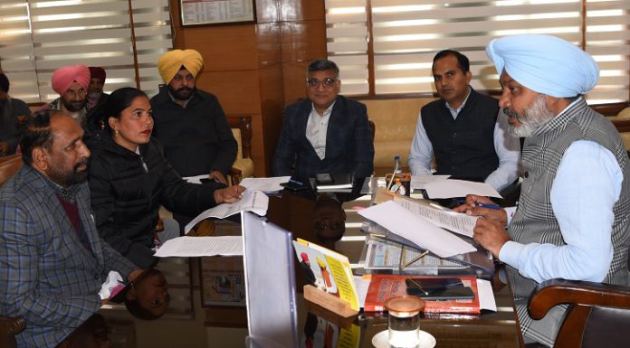 ਵਿੱਤ ਮੰਤਰੀ ਚੀਮਾ ਵੱਲੋਂ ਸਕੂਲ ਸਿੱਖਿਆ ਵਿਭਾਗ ਨੂੰ ਮਿੱਡ-ਡੇ-ਮੀਲ ਕੁੱਕਾਂ ਦੀਆਂ ਤਨਖਾਹਾਂ ਬਾਰੇ ਕਮੇਟੀ ਬਣਾਉਣ ਦੇ ਨਿਰਦੇਸ਼