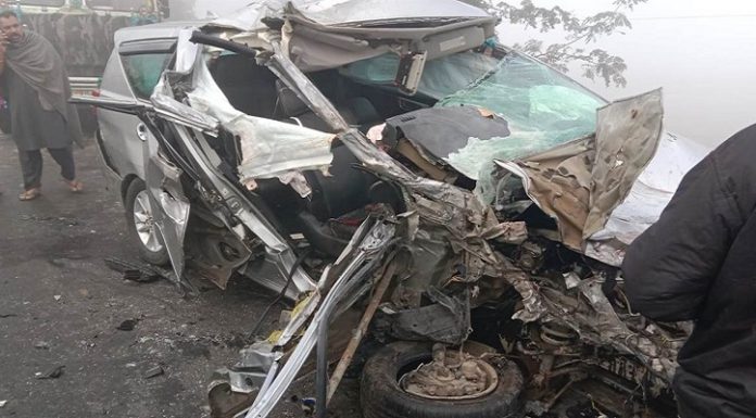 ਫਿਰੋਜ਼ਪੁਰ ‘ਚ ਧੁੰਦ ਕਾਰਨ ਵਾਪਰਿਆ ਭਿਆਨਕ ਹਾਦਸਾ : ਇਨੋਵਾ ਤੇ ਟਰਾਲੇ ਦੀ ਟੱਕਰ, 1 ਵਿਅਕਤੀ ਦੀ ਮੌਤ