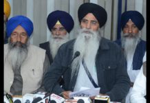 SGPC ਨੇ ਲਿਆ ਅਹਿਮ ਫੈਸਲਾ : ਗ੍ਰੰਥੀ ਸਿੰਘਾਂ, ਰਾਗੀਆਂ ਤੇ ਗੁਰੂ ਸਾਹਿਬ ਦੀ ਹਜ਼ੂਰੀ ‘ਚ ਡਿਊਟੀ ਕਰਨ ਵਾਲਿਆਂ ਦਾ ਹੋਵੇਗਾ ਡਰੈੱਸ ਕੋਡ