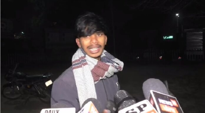 ਸਿਵਲ ਹਸਪਤਾਲ ਦੀ ਪਾਰਕਿੰਗ ‘ਚੋਂ ਬਾਈਕ ਲੈਣ ਆਏ ਨੌਜਵਾਨ ਨਾਲ PCR ਮੁਲਾਜ਼ਮਾਂ ਨੇ ਕੀਤੀ ਬਦਸਲੂਕੀ, ਥੱਪੜ ਮਾਰਨ ਦਾ ਵੀ ਦੋਸ਼