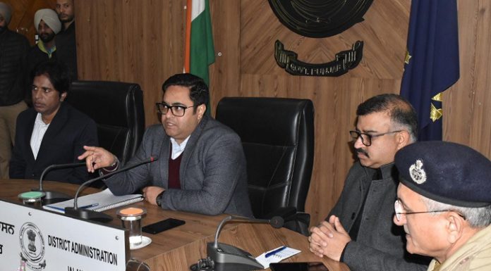 No need to worry about fuel supply, people should not to do panic buying -DC