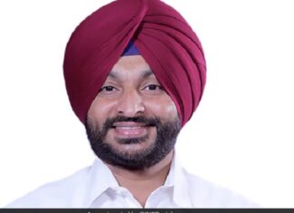 MP ਰਵਨੀਤ ਬਿੱਟੂ ਦੇ ਘਰ ਚੱਲੀ ਗੋਲ਼ੀ, ਗੰਨਮੈਨ ਦੀ ਗੋਲ਼ੀ ਲੱਗਣ ਨਾਲ ਮੌਤ