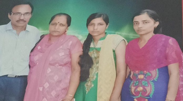 ਨਵੇਂ ਸਾਲ ਤੋਂ ਪਹਿਲਾਂ ਪਰਿਵਾਰ ਨੇ ਚੁੱਕਿਆ ਭਿਆਨਕ ਕਦਮ, ਕਰਜ਼ੇ ਤੋਂ ਪ੍ਰੇਸ਼ਾਨ ਹੋ ਕੇ ਲਿਆ ਫੈਸਲਾ