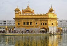 ਵੱਡੀ ਖਬਰ : ਦਰਬਾਰ ਸਾਹਿਬ ਦੇ ਗੋਲਕ ਦੇ ਪੈਸਿਆਂ ਦੀ ਗਿਣਤੀ ਦੌਰਾਨ 40 ਹਜ਼ਾਰ ਚੋਰੀ ਕਰਦਾ ਮੁਲਾਜ਼ਮ ਗ੍ਰਿਫਤਾਰ