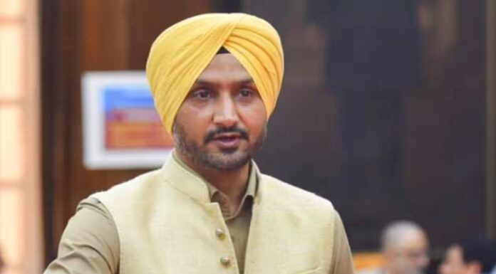 MP ਹਰਭਜਨ ਸਿੰਘ ਨੇ PM ਮੋਦੀ ਨੂੰ ਰਾਮ ਮੰਦਰ ਦੀ ਦਿੱਤੀ ਵਧਾਈ, ਕਿਹਾ – ਦੇਸ਼ ਵਾਸੀਆਂ ਲਈ ਇਹ ਦਿਨ ਇਤਿਹਾਸਕ