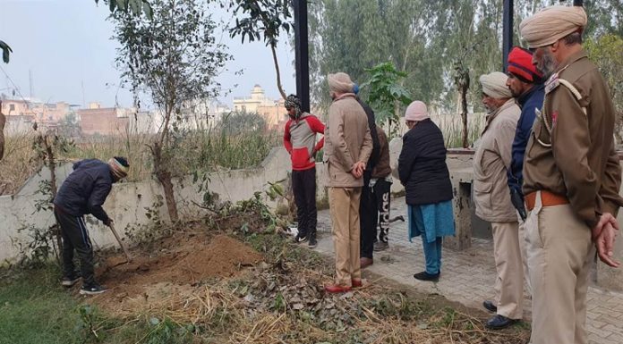 ਜਲੰਧਰ : ਪੋਸਟਮਾਰਟਮ ਲਈ ਕਬਰ ’ਚੋਂ ਕਢਵਾਈ ਬੱਚੇ ਦੀ ਲਾ.ਸ਼, ਸਾਲ਼ੀ ਦੇ ਪਿਆਰ ‘ਚ ਅੰਨ੍ਹਾ ਪਿਤਾ ਭੁੱਲਿਆ ਇਨਸਾਨੀਅਤ